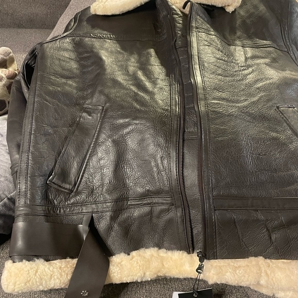 Men's Leather Shearling Jacket - Picture 5 of 7